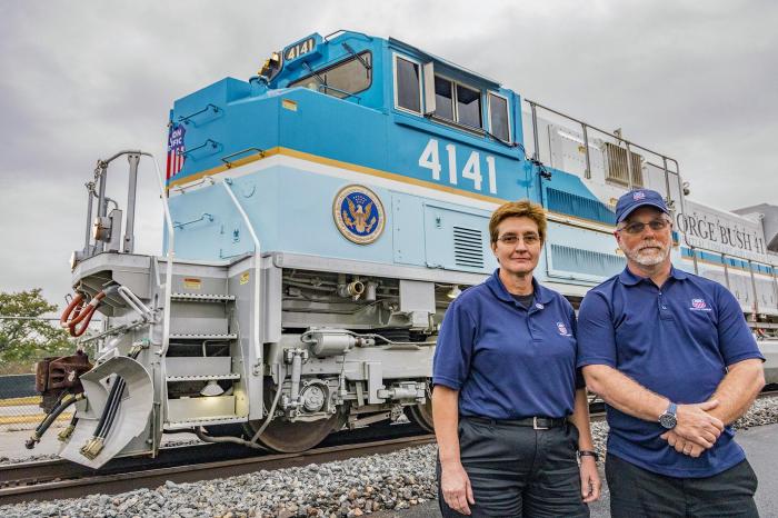 Train rail freight locomotive crews union pacific crew railroads yard trains engineer iowa operators belongings remove june their conductor american